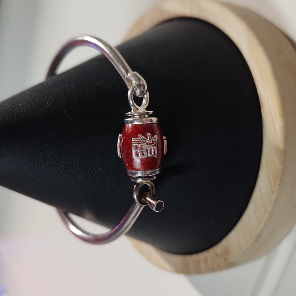 Sterling Silver Round Carnealean Bangle